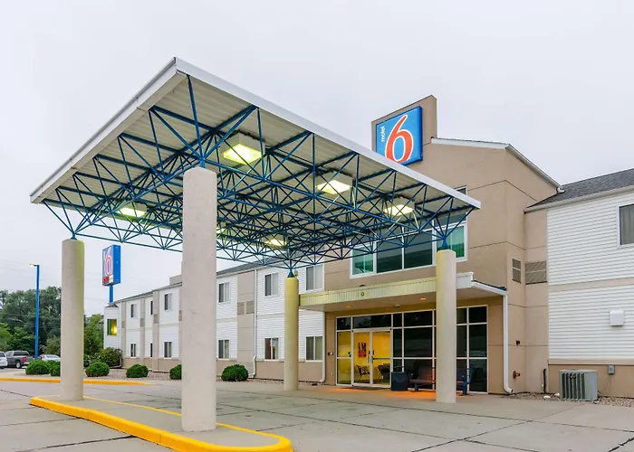 Pet Friendly hotel: Motel 6-Kearney, Ne