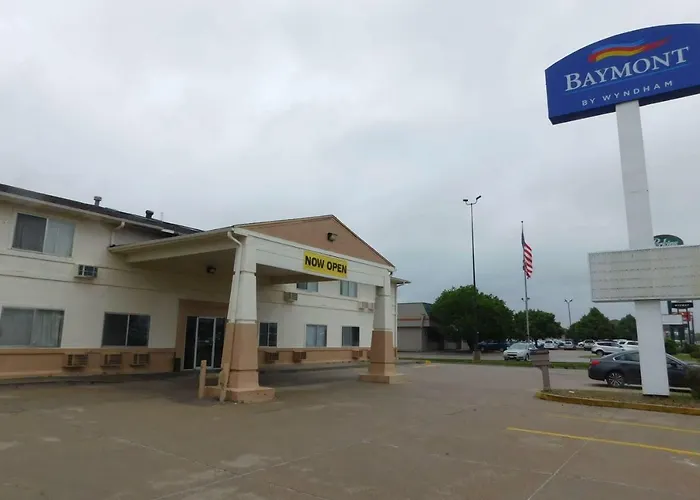 Motel: Baymont By Wyndham Kearney